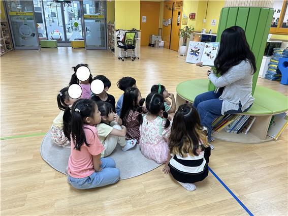 2025학년도 학부모 자원봉사의 날 -'그림책 읽어주기'